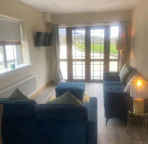 Modern At Croagh Patrick Apartamento